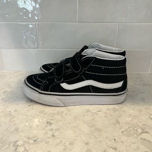 Toddler/ boys  12.5 Velcro mid vans!